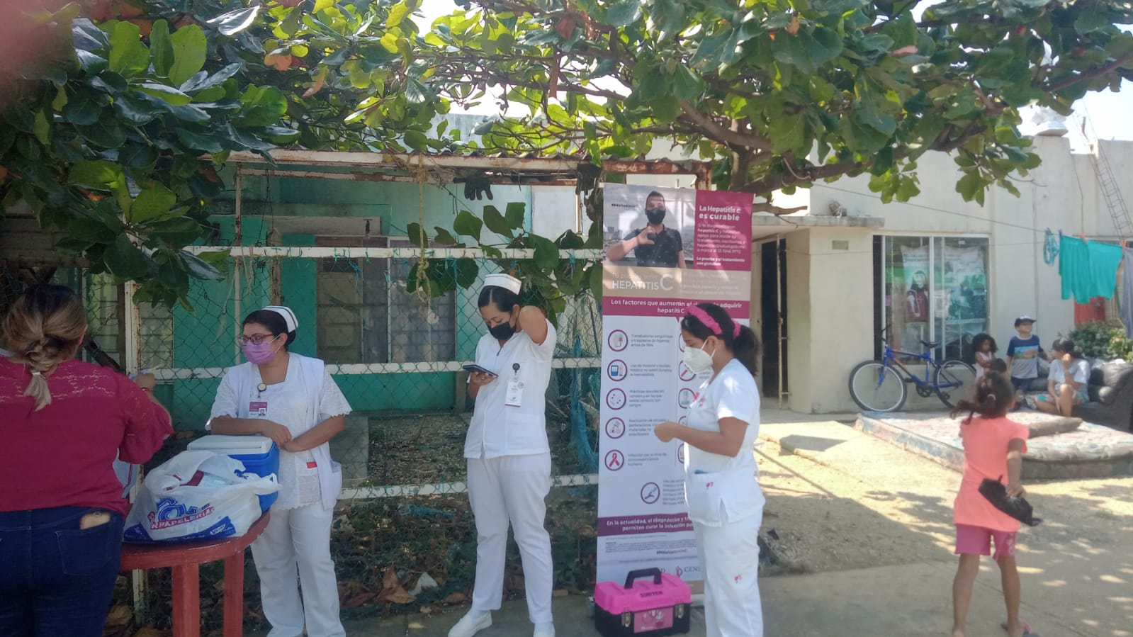 Vacunan a migrantes contra influenza y hepatitis