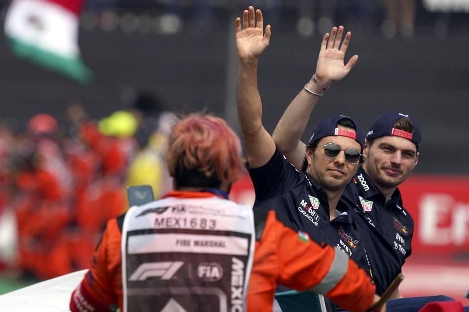 Ningunea George Russell a Checo Pérez