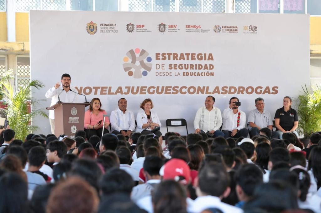 “No echen a perder su vida con las drogas”: Zenyazen