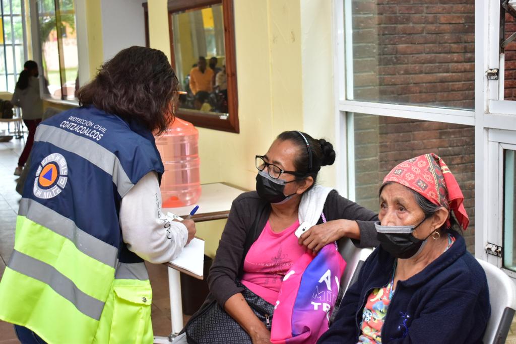 Coatzacoalcos activa albergue para apoyar a damnificados por fuga de amoníaco