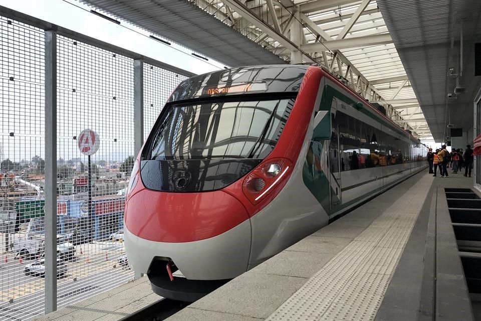 Da Sheinbaum contratos sin licitar a Riobóo