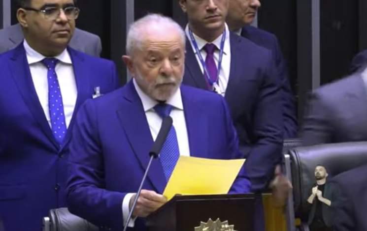 Lula da Silva jura como presidente de Brasil