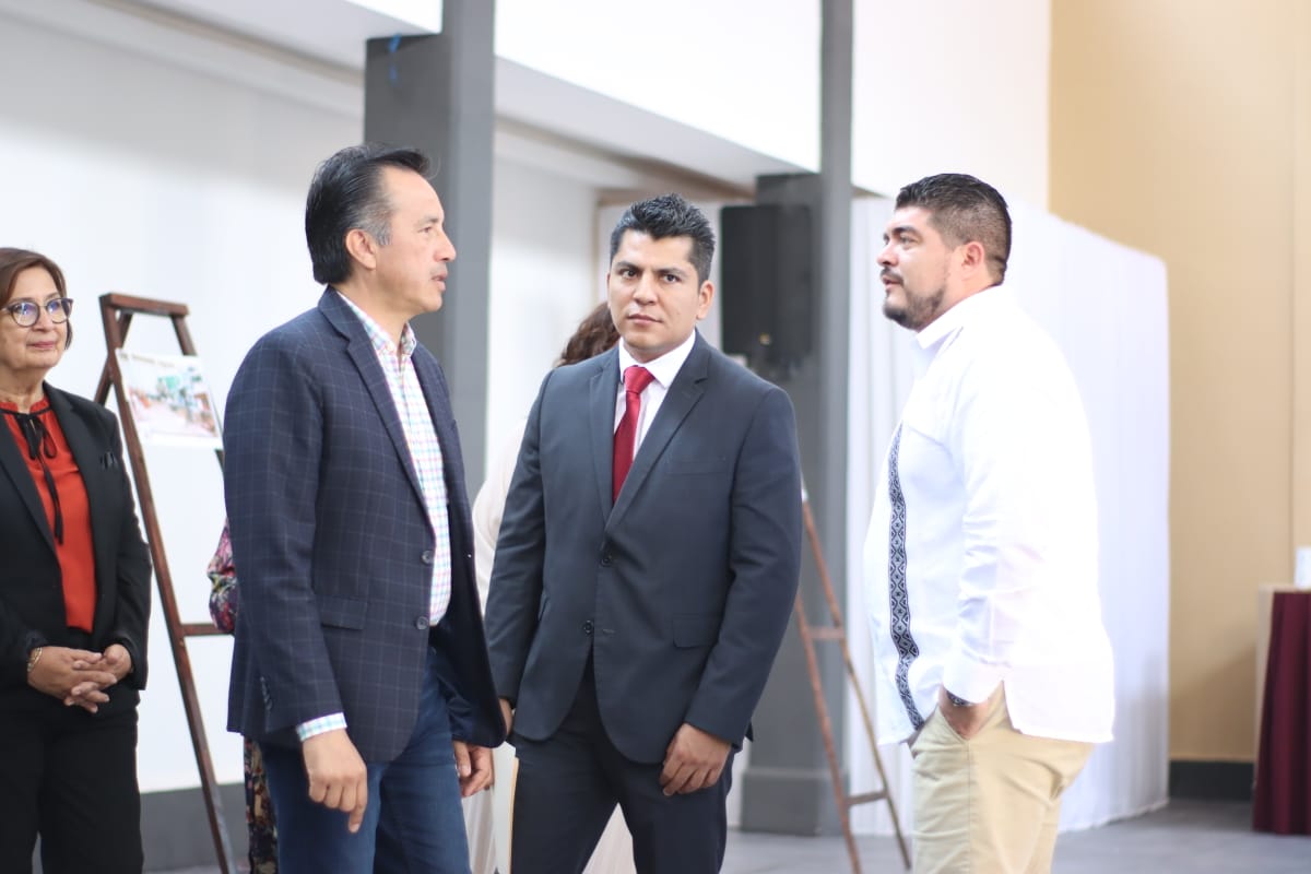 Zenyazen reitera que la transformación está en la educación