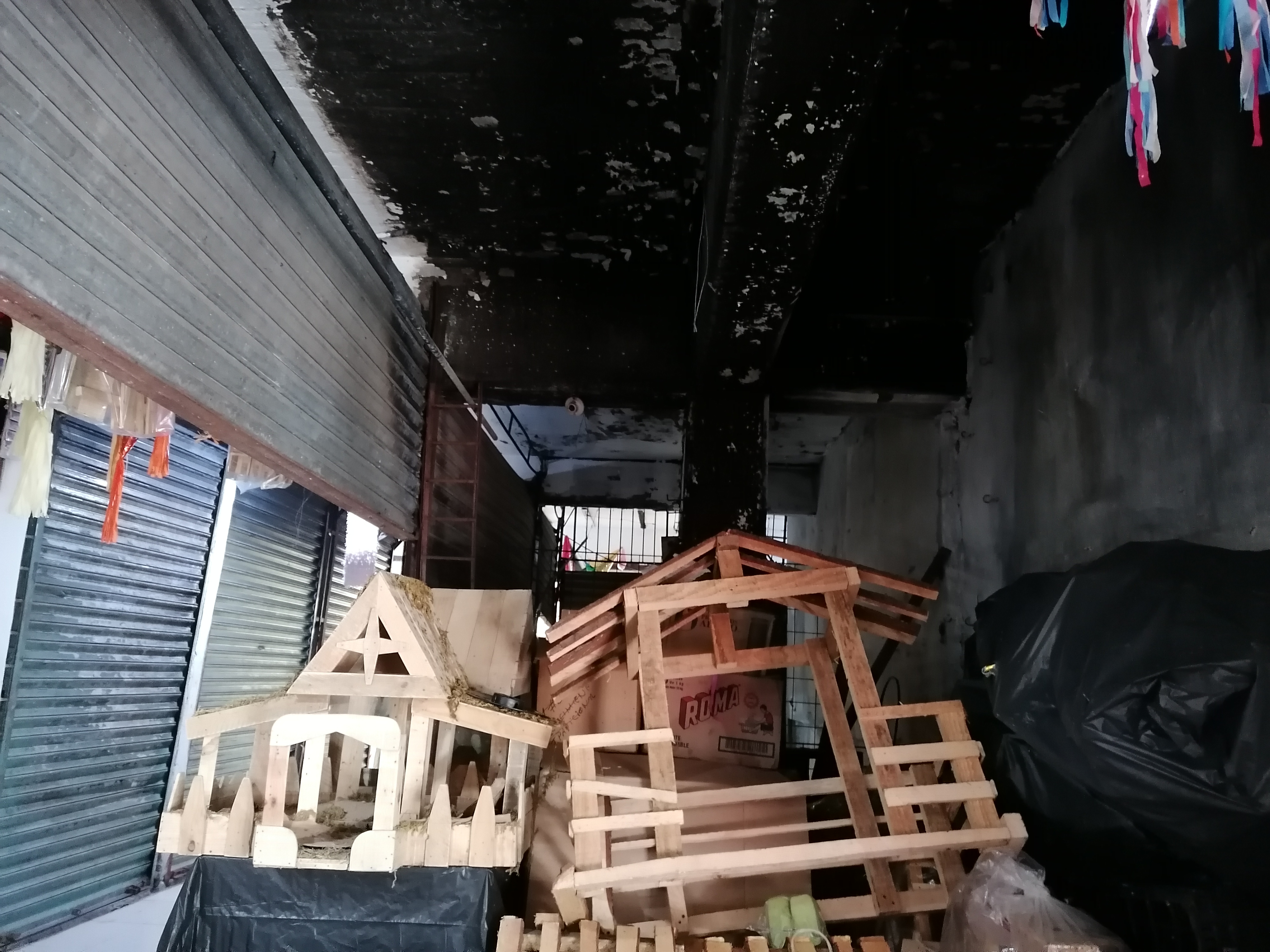 Comerciantes afectados por incendio en el mercado Coatzacoalcos, sin poder reparar sus locales
