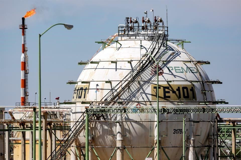 Tiene Pemex producción más baja de su historia