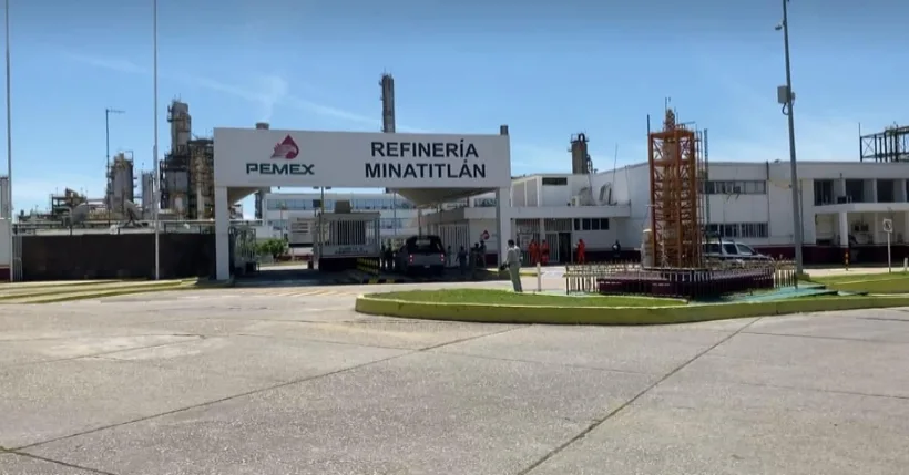Cuatro personas lesionadas habría dejado incendio en la refinería de Minatitlán