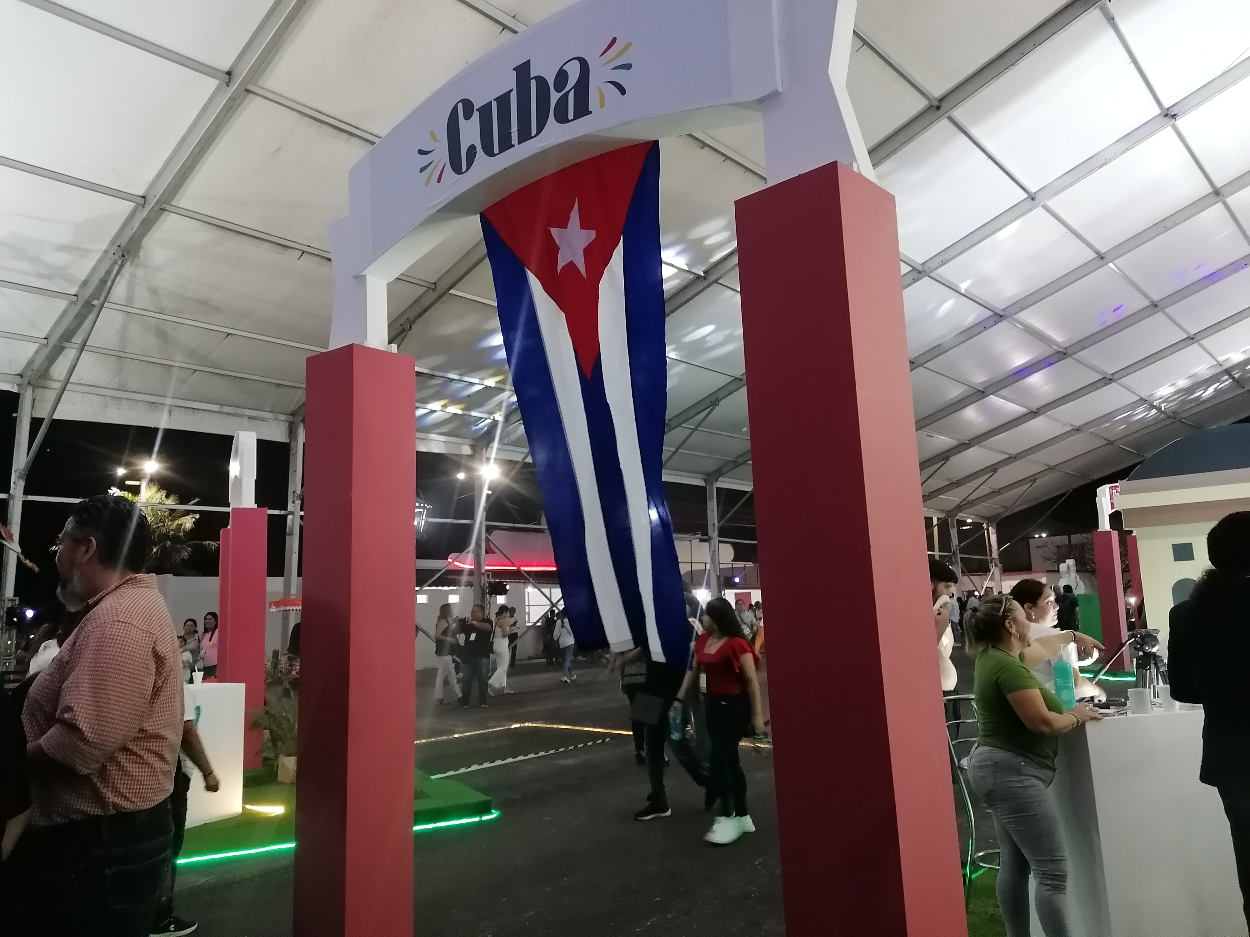 Expo Feria de Coatza intercambio, conocimientos y aprendizaje con Cuba