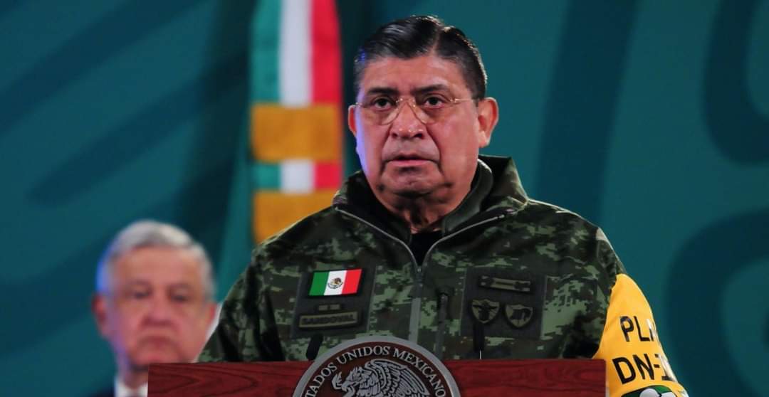 Luis Cresencio Sandoval se pasea en avión valuado en casi 600 mdp que Pemex donó a la Sedena