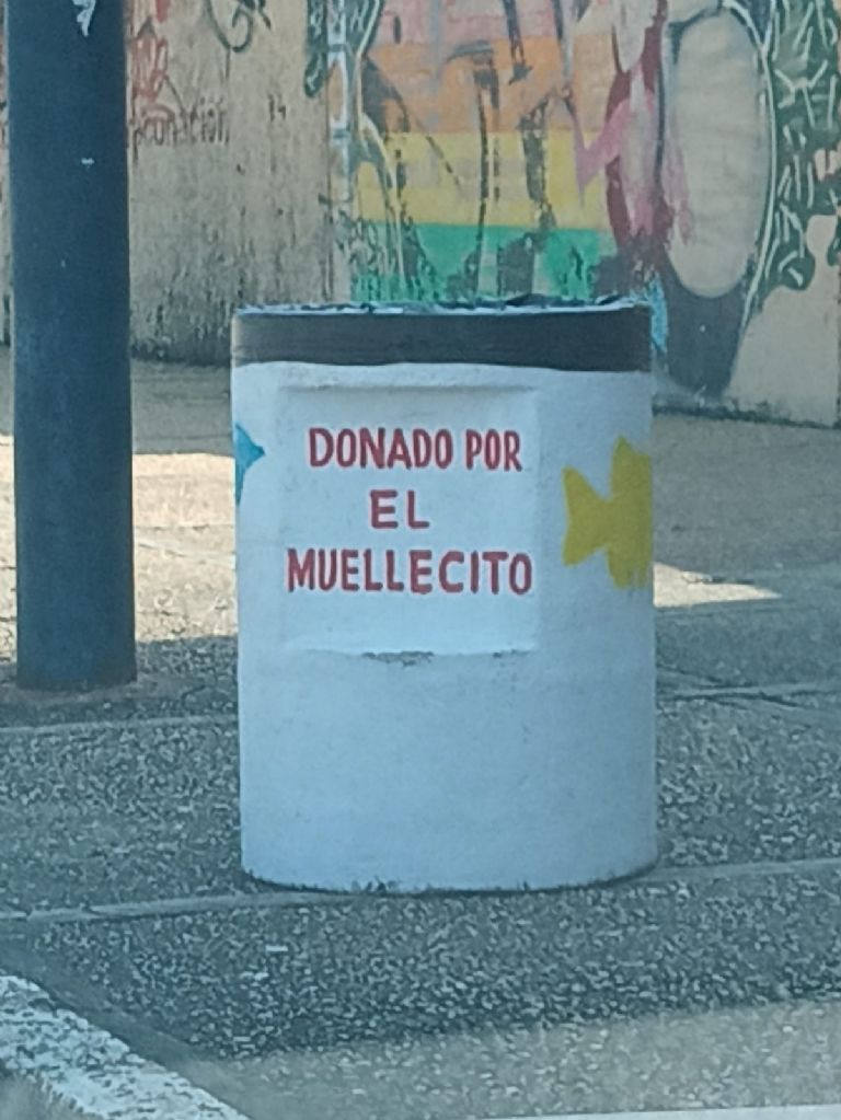 Vandalizan contenedores de basura en el malecón