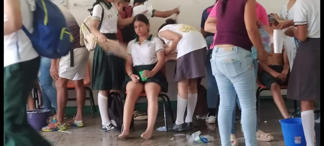 Colapsan por el calor 50 estudiantes de secundaria en Soledad de Doblado