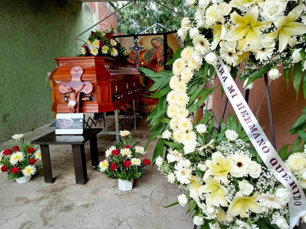 Velan a Hipólito Mora en Michoacán; rinden homenaje a guardias civiles muertos en ataque