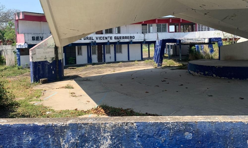 Escuelas modifican horarios por la tercera ola de calor