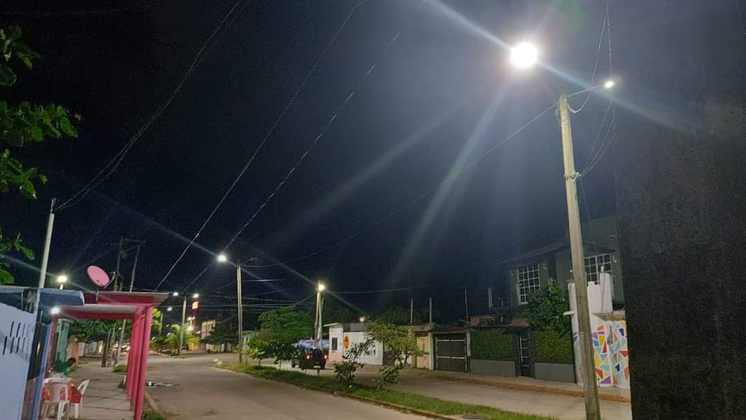 Rehabilitan alumbrado público en Villa Allende