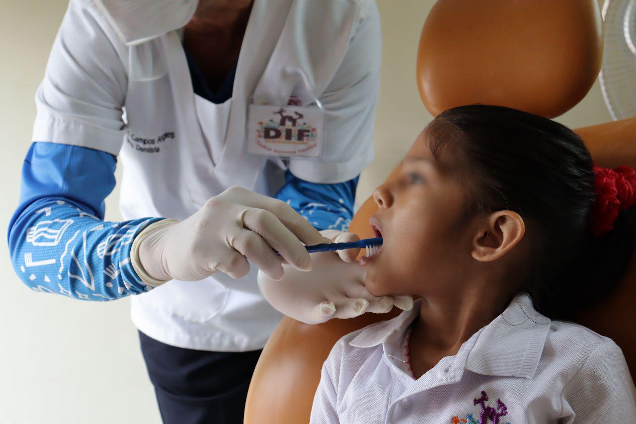 Ingesta de líquidos endulzados y dietas azucaradas: una amenaza para la salud dental infantil