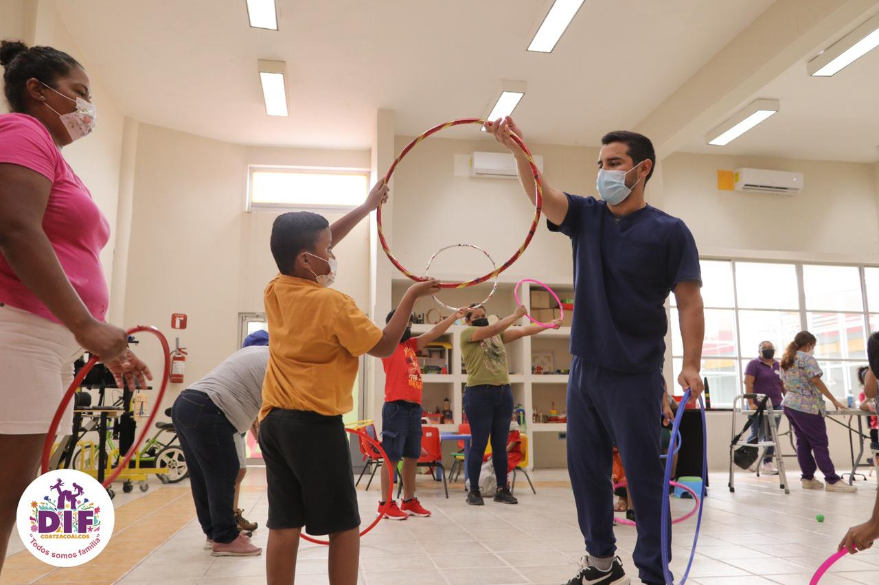 DIF Municipal Coatzacoalcos impulsa terapias integrales para niños con discapacidad