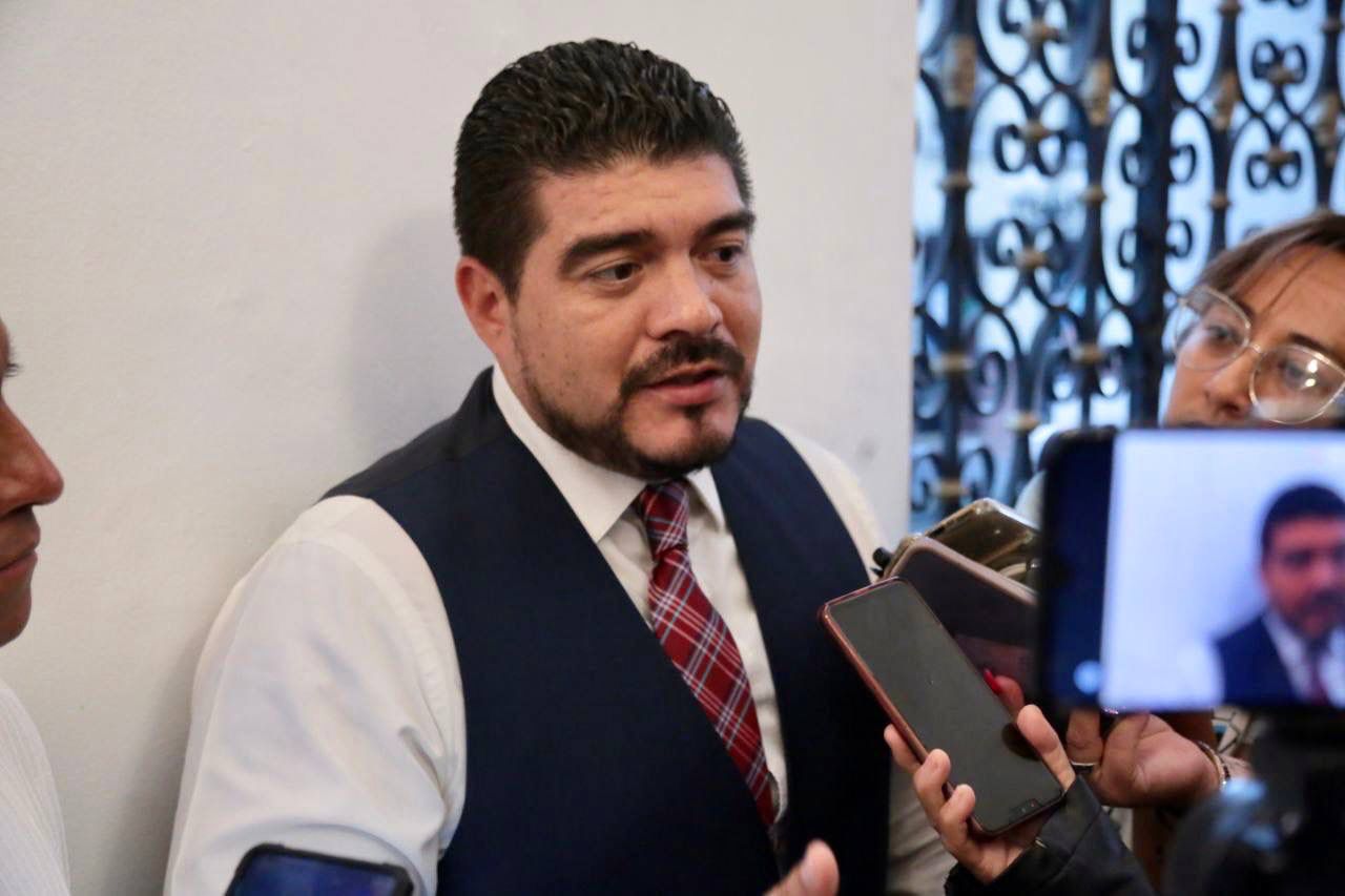 Zenyazen anuncia asambleas informativas de libros de texto