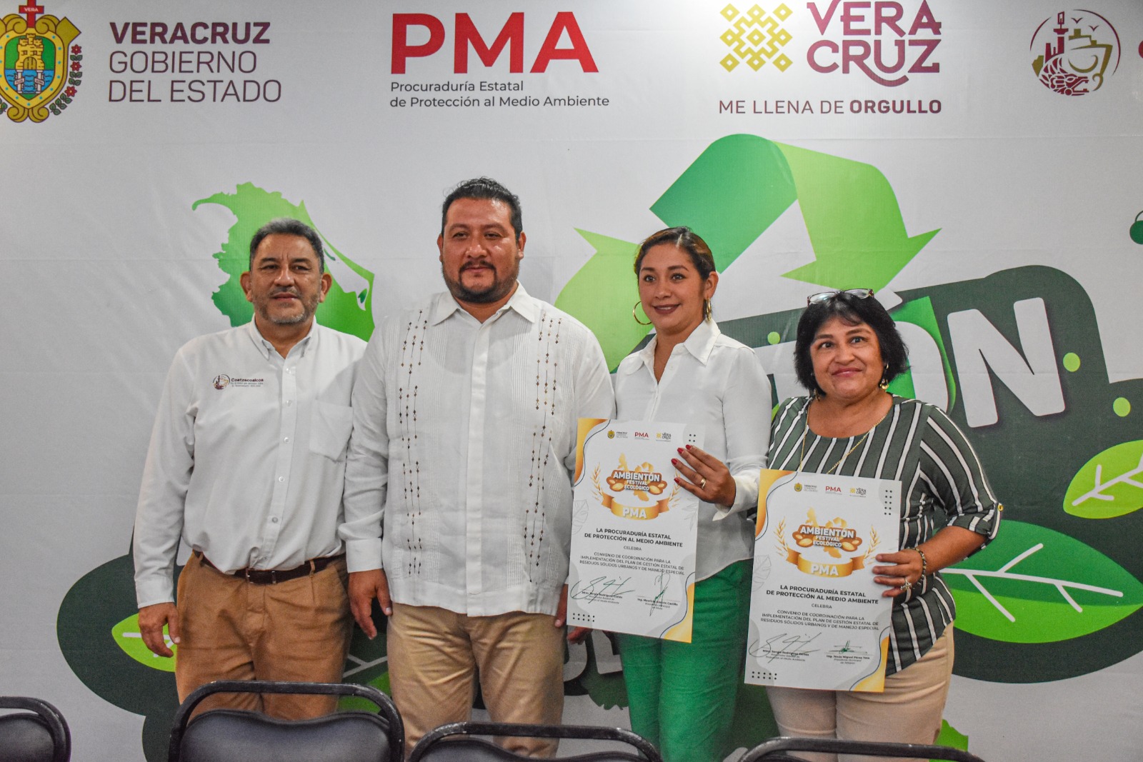 Firma Amado Cruz Malpica acuerdo crucial para el medio ambiente