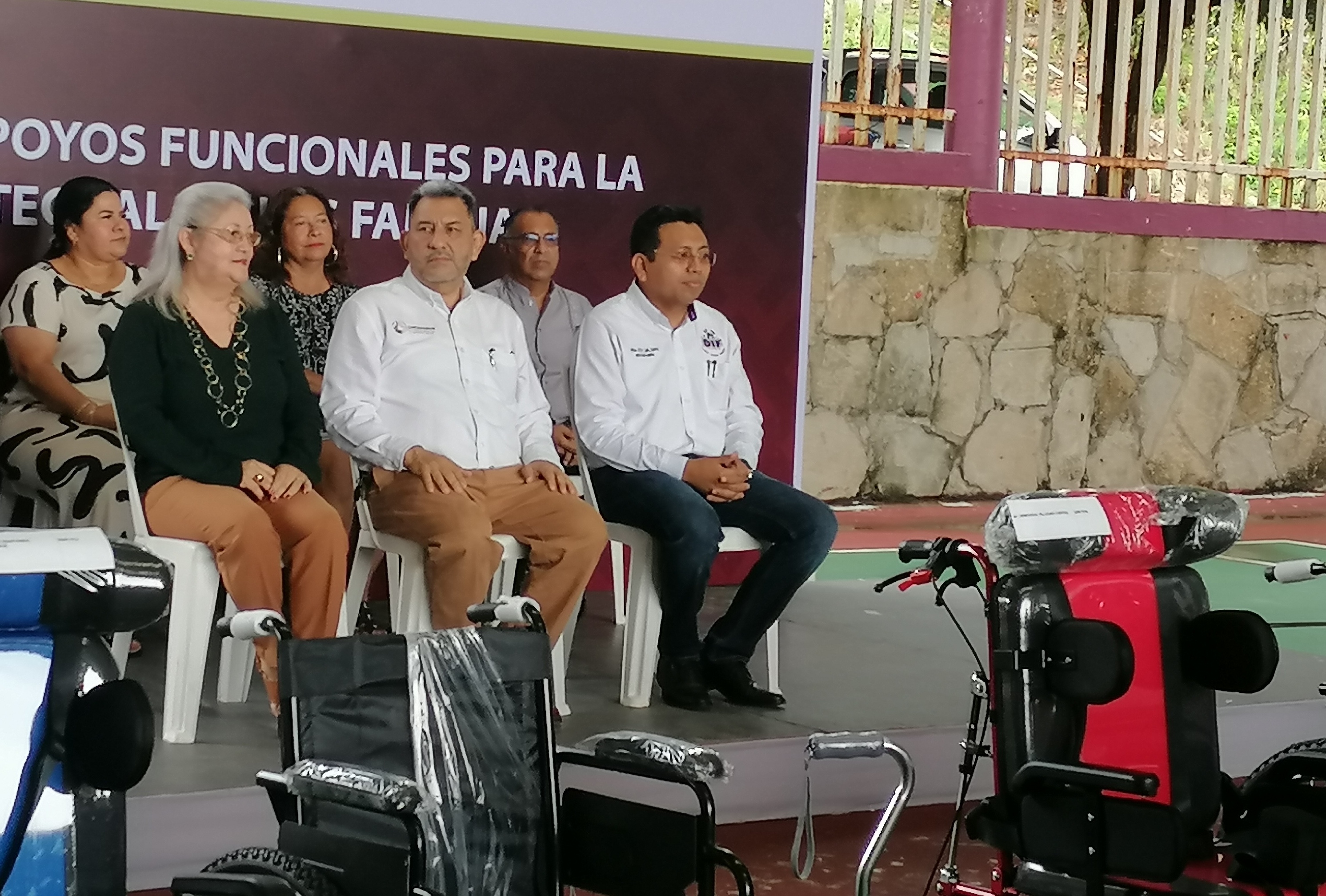 Más de 200 aparatos funcionales ha entregado DIF de Coatzacoalcos a personas con alguna discapacidad