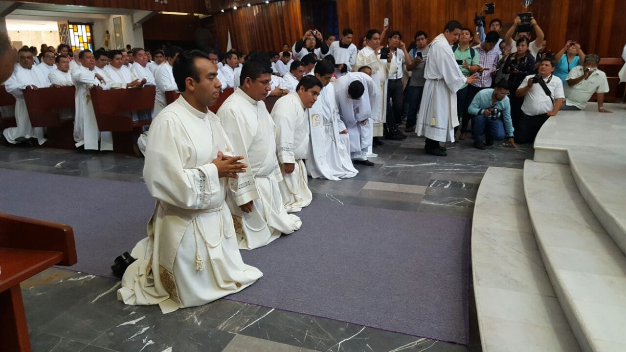 Se alistan diáconos para su ordenación sacerdotal