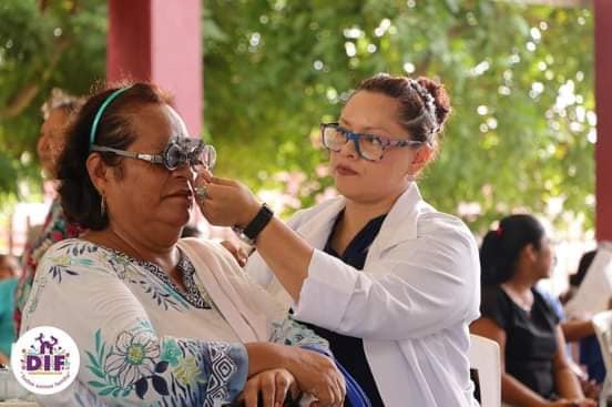 DIF Coatzacoalcos y DIF Estatal realizan Jornada de Salud Visual “Una mirada hacia el corazón”