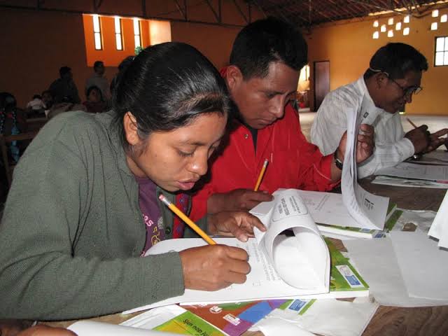 Presentarán examen cien personas para concluir la primaria y secundaria