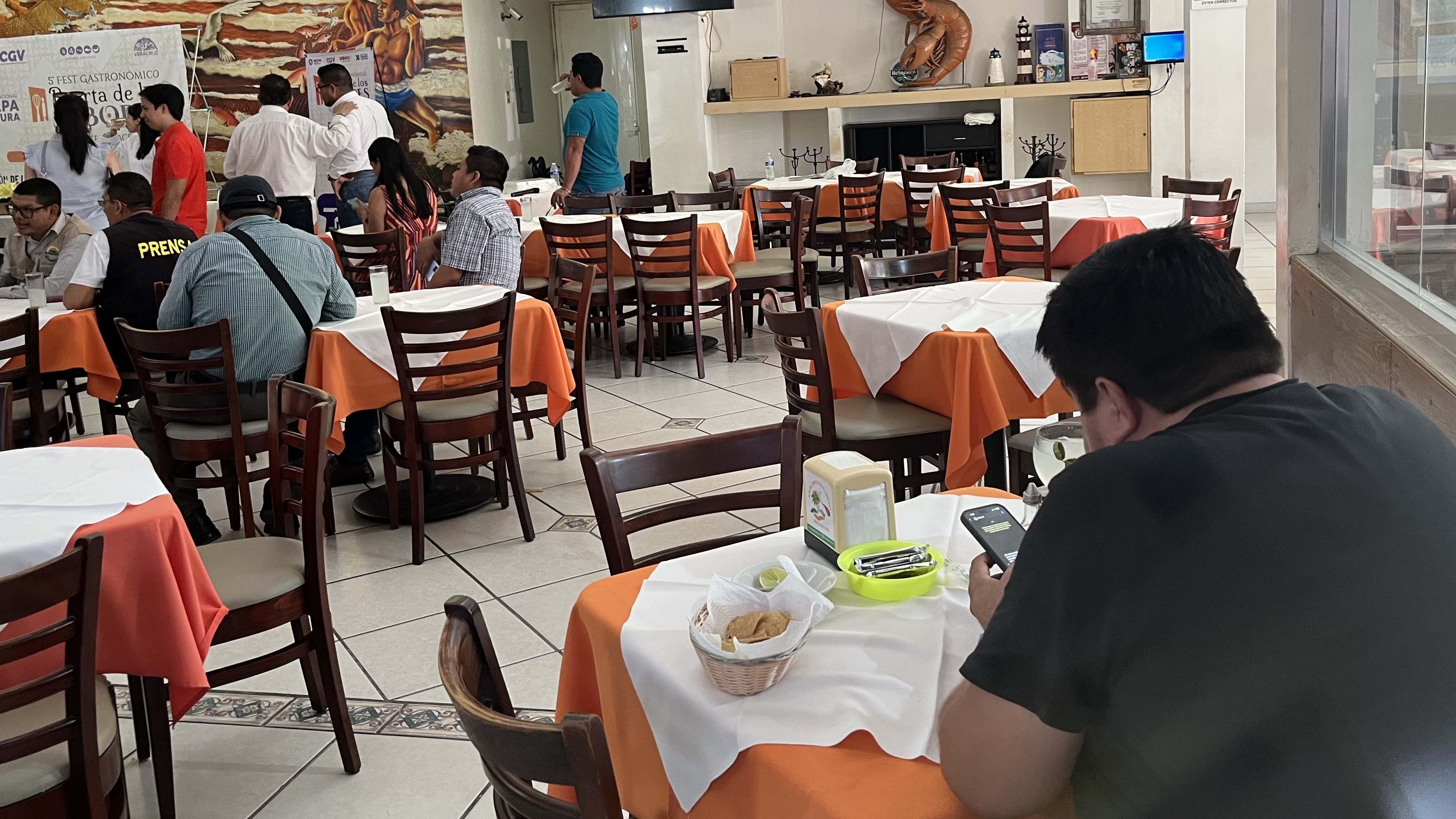 Restauranteros analizan aumento en sus menús