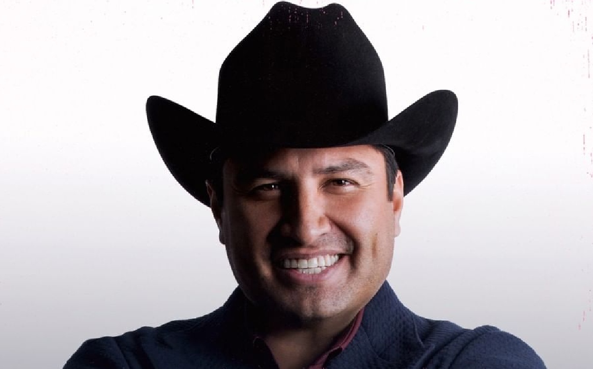 Julión Álvarez se ve atrapado en medio de ataque armado; cantante aclara qué pasó