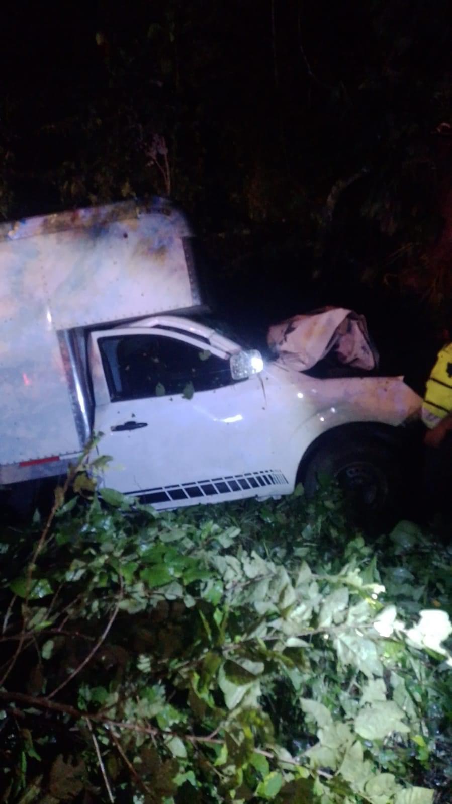 Muere comerciante en fatal volcadura sobre la autopista La Tinaja – Cosoleacaque