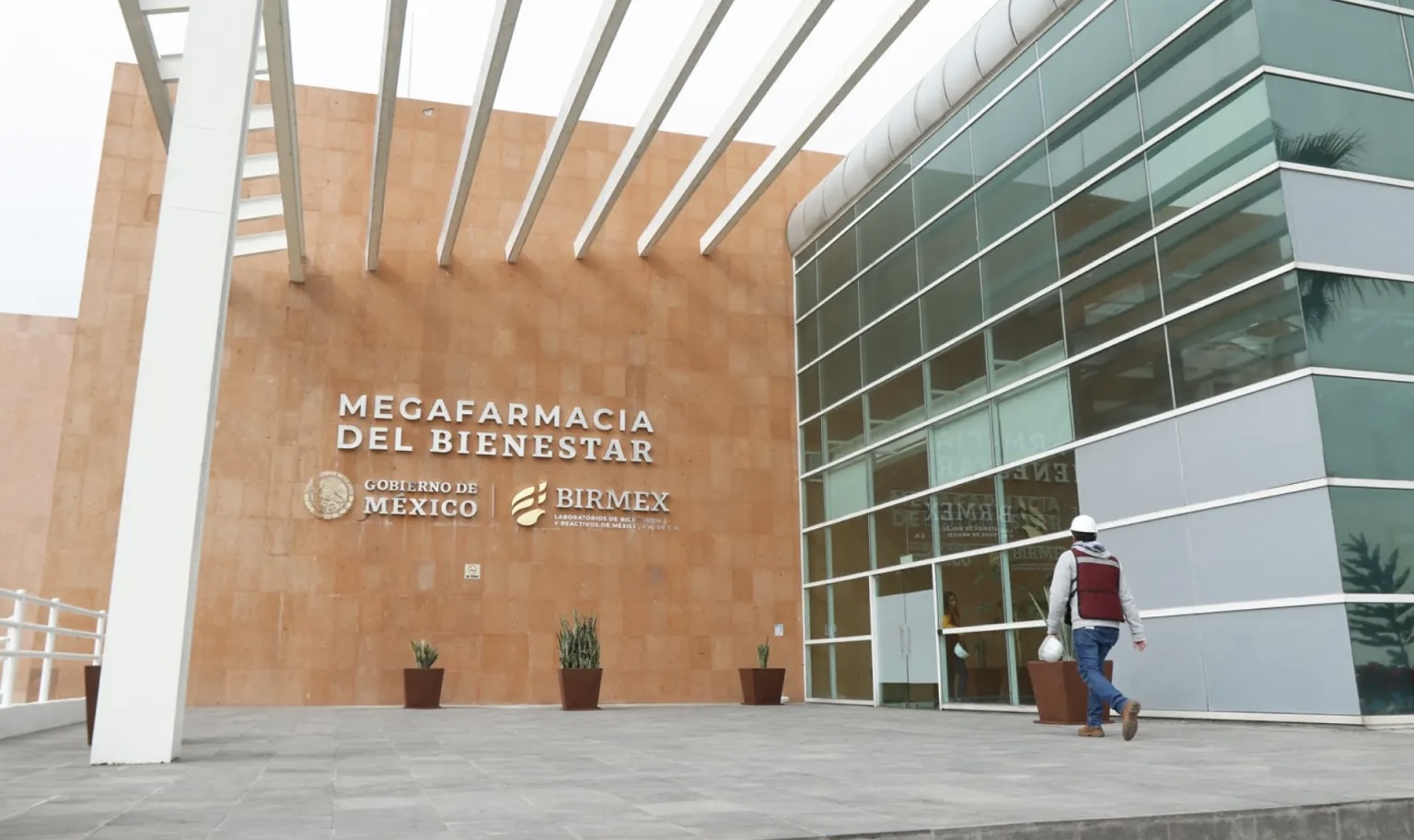 Megafarmacia del Bienestar ha surtido ¡67 recetas!, de medicamentos