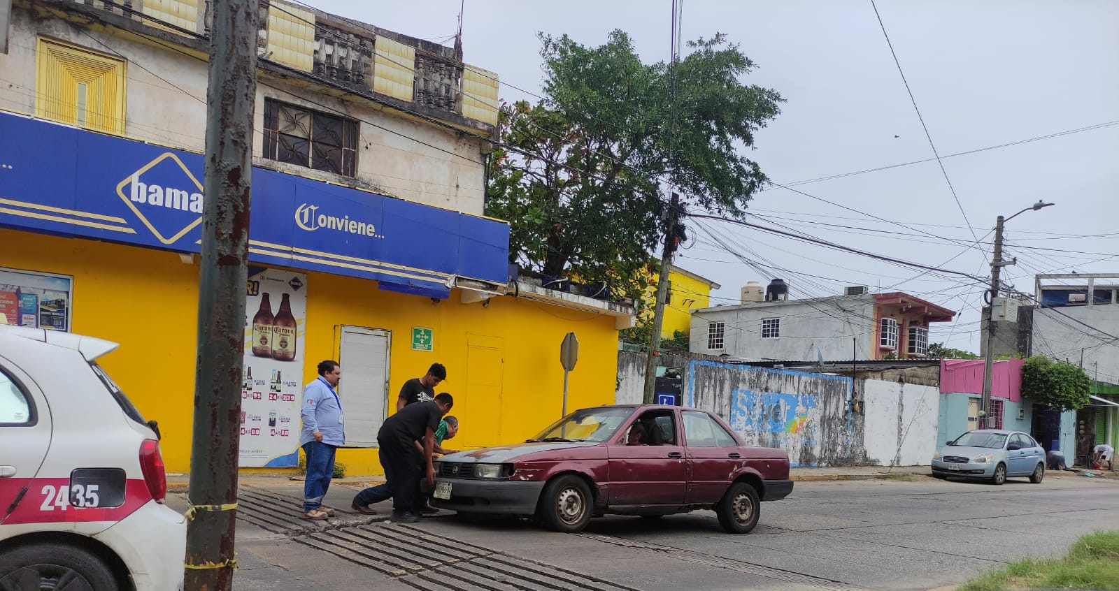 Topes que dan acceso al Túnel Sumergido parecen “barda”; dañan vehículos
