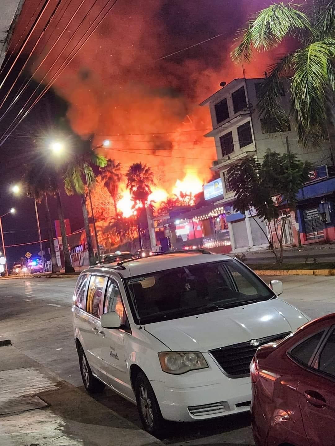 Incendian bar “Maracuya” en Minatitlán