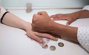 Aumentan casos de violencia económica en Coatzacoalcos