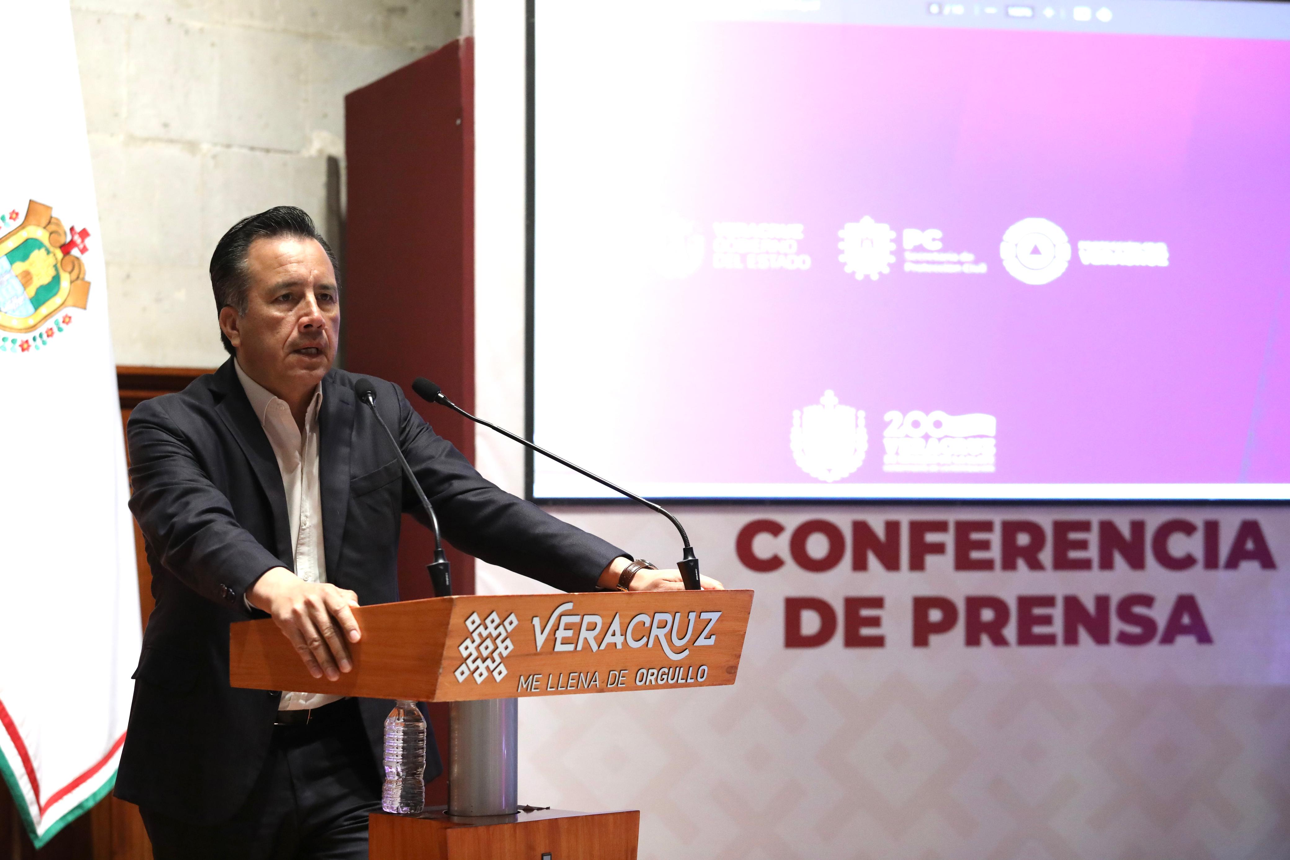 Gobierno gestiona helicópteros ante SEDENA para sofocar incendio en Río Blanco