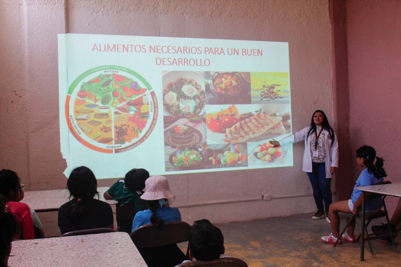 Conmemoran niños Día Mundial de la Salud con plática informativa