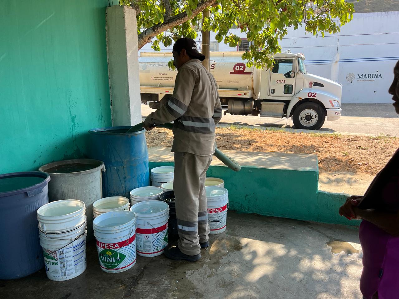 Hace frente CMAS a crisis hídrica con fuerte operativo de pipas