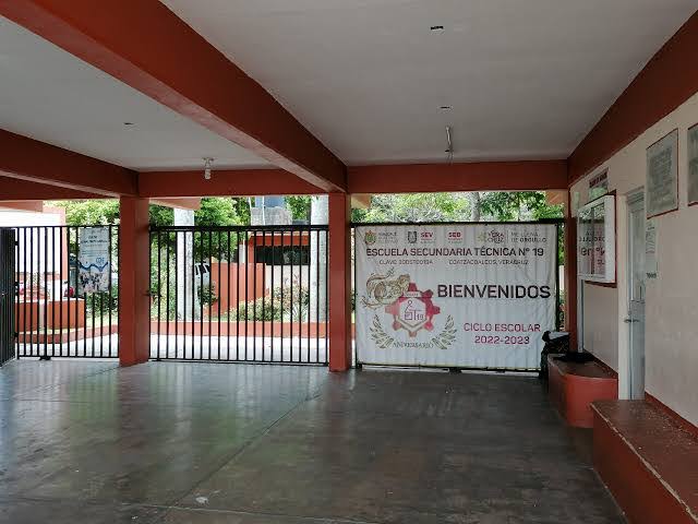 Escuelas de Coatzacoalcos y Minatitlán enfrentan escasez de agua