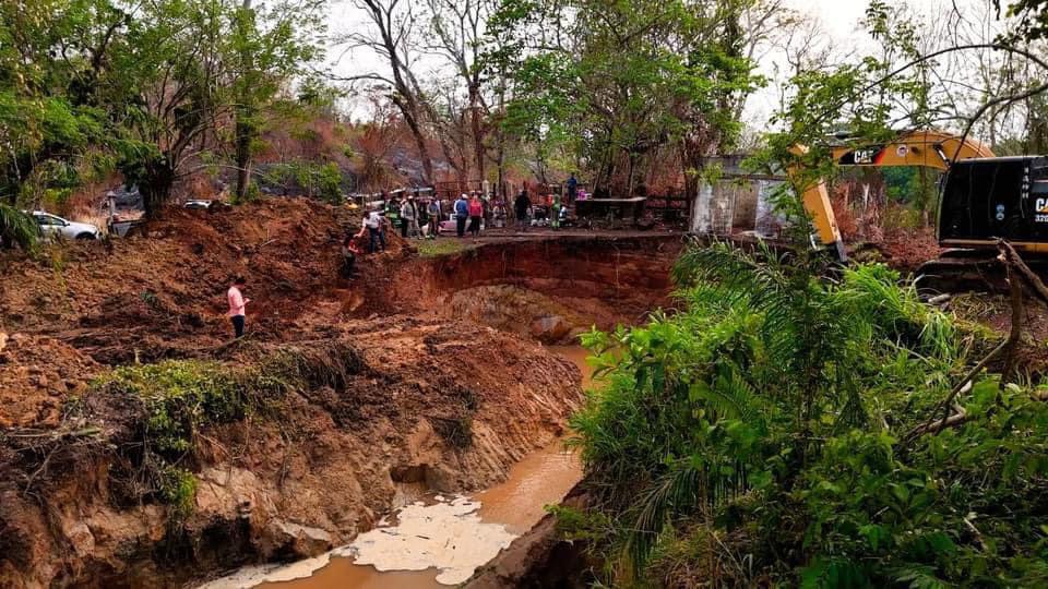Avanzan trabajos de reparación de fuga en línea de 48″ del Yuribia