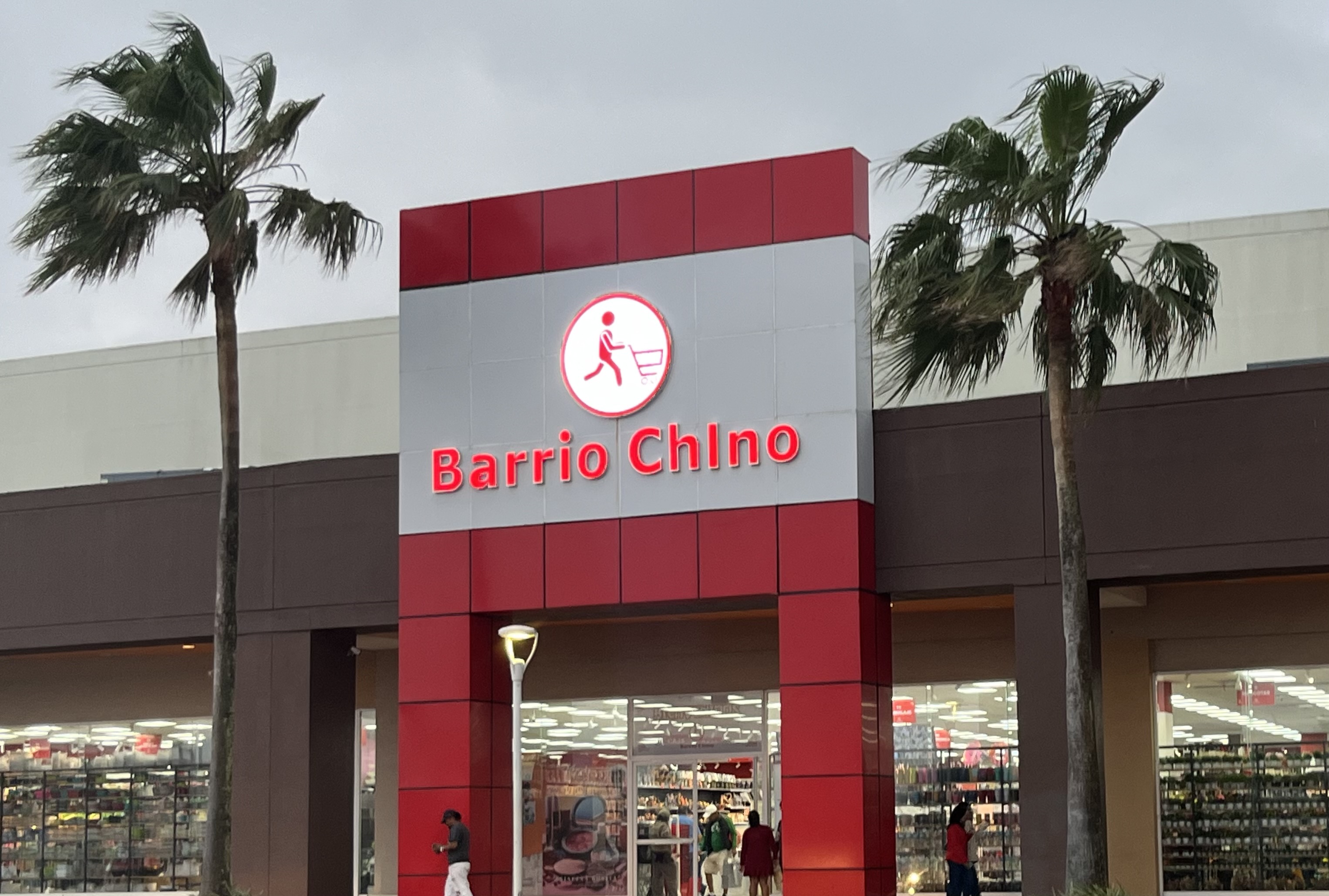 Comerciantes porteños obligados a mejorar sus servicios ante la llegada de los chinos