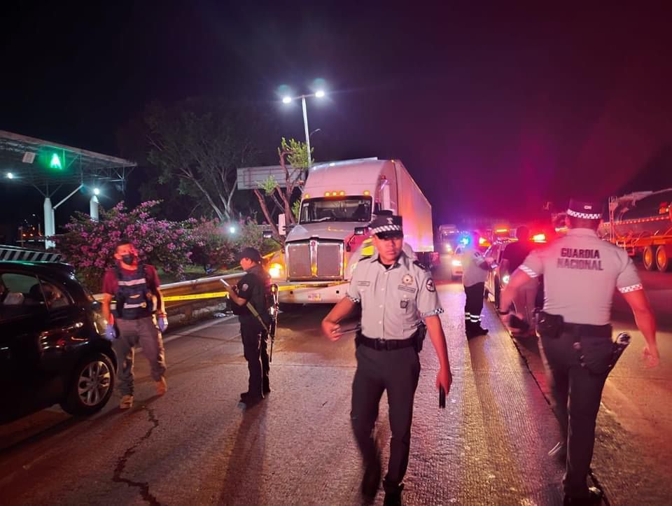 Muere joven y dos lesionados en asalto en la autopista La Tinaja-Cosoleacaque