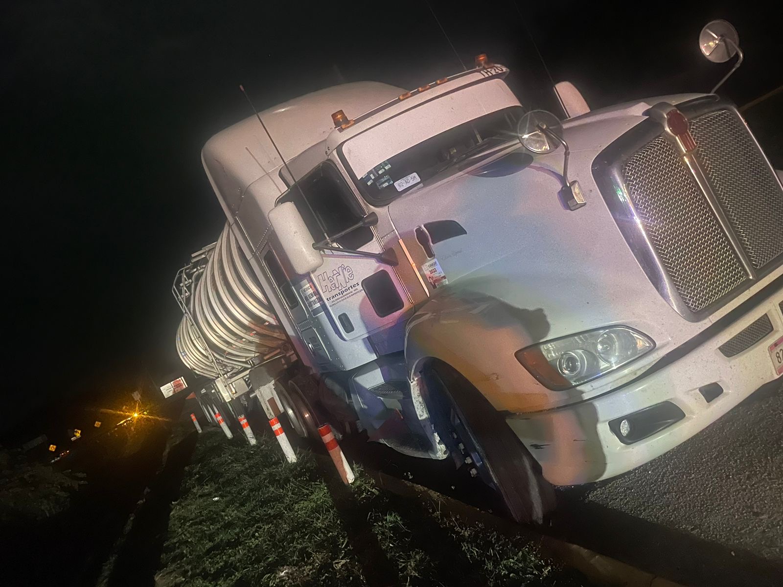 Recupera Fuerza Civil tractocamión robado con combustible en la Coatzacoalcos-Villahermosa