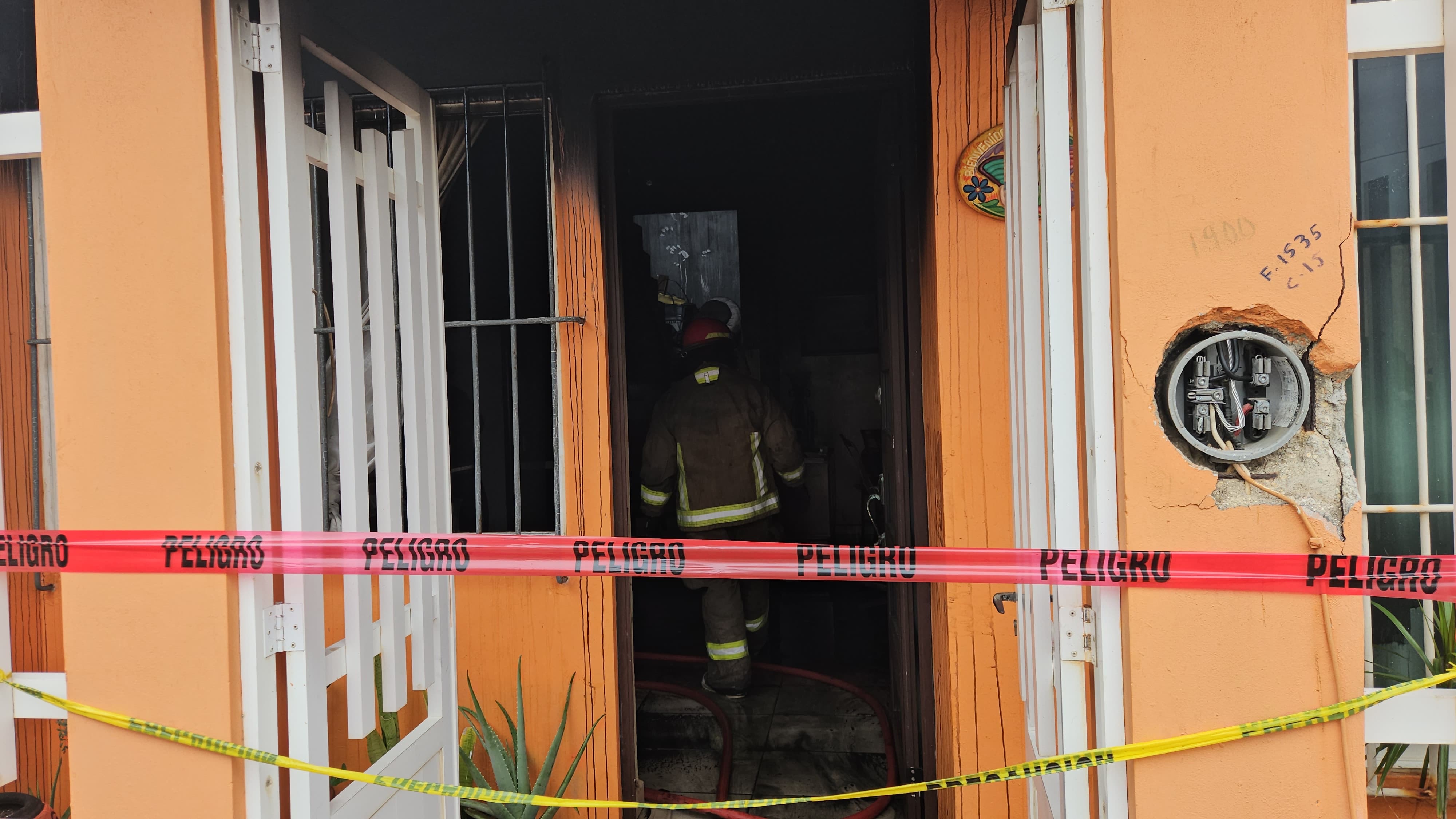 Incendio en una vivienda en la Puerto México; no hay lesionados