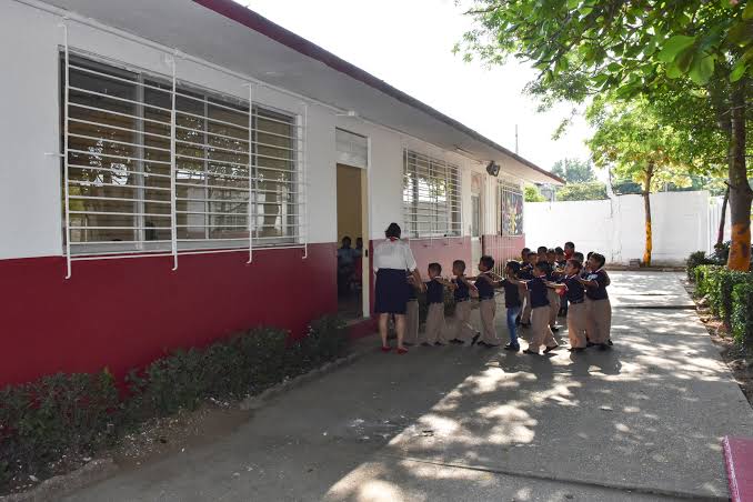 Primaria “Patria” es reconocida como escuela limpia y libre de criaderos del dengue