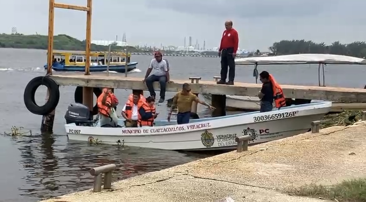 Intensifican los recorridos de búsqueda para dar con el joven que cayó al río Coatzacoalcos