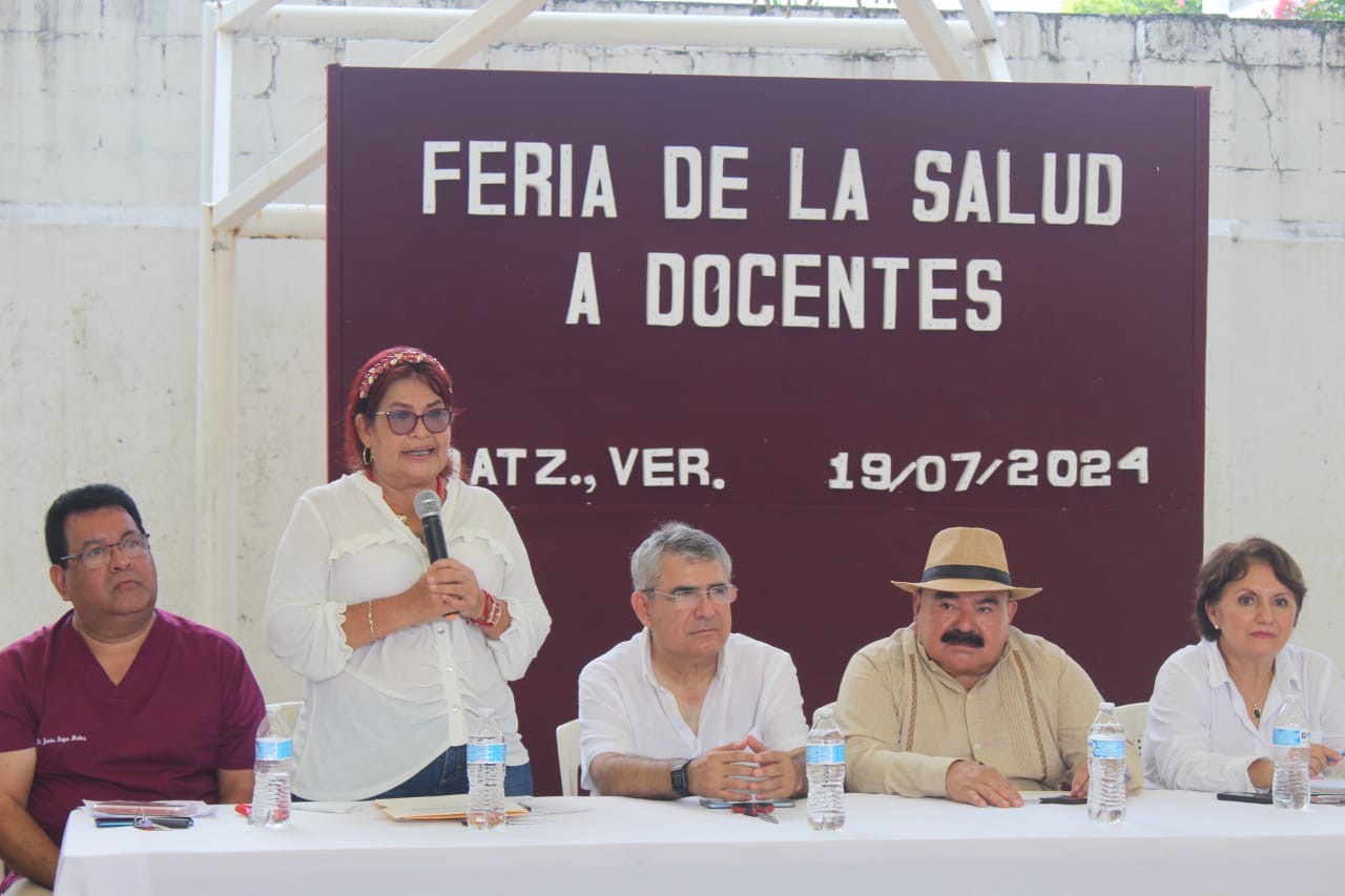 Maestros de Coatzacoalcos son beneficiados con Jornada de Salud