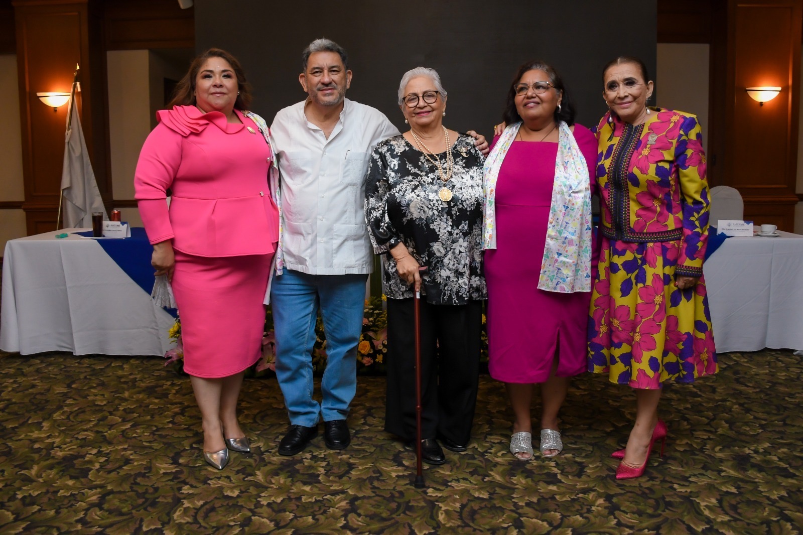 Reconoce Amado Cruz que es tiempo de mujeres en toma de protesta de Amexme