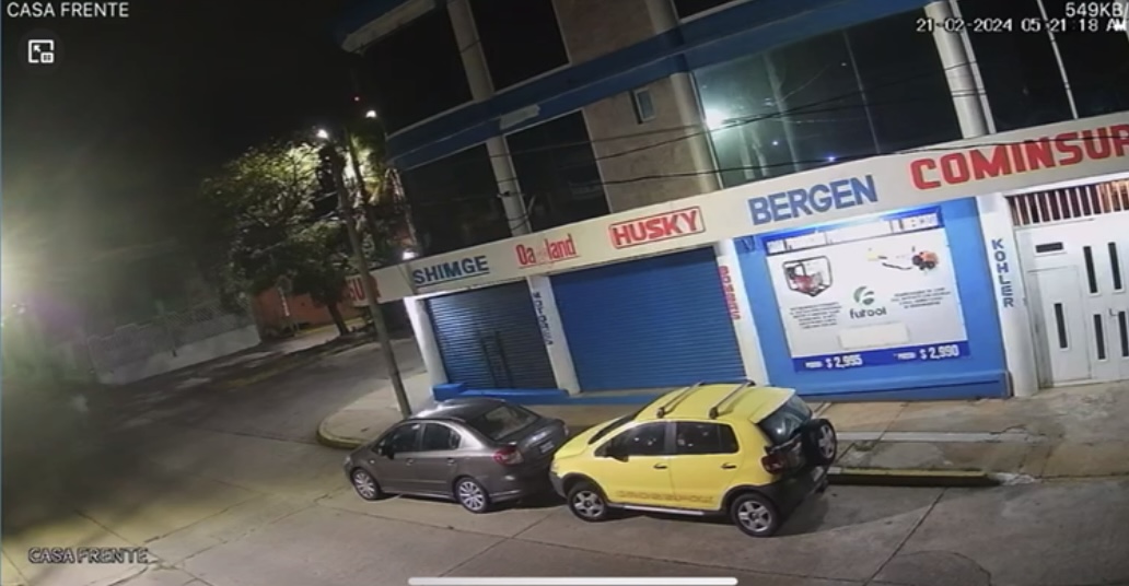 “Cristalazos” en autos en la María de la Piedad