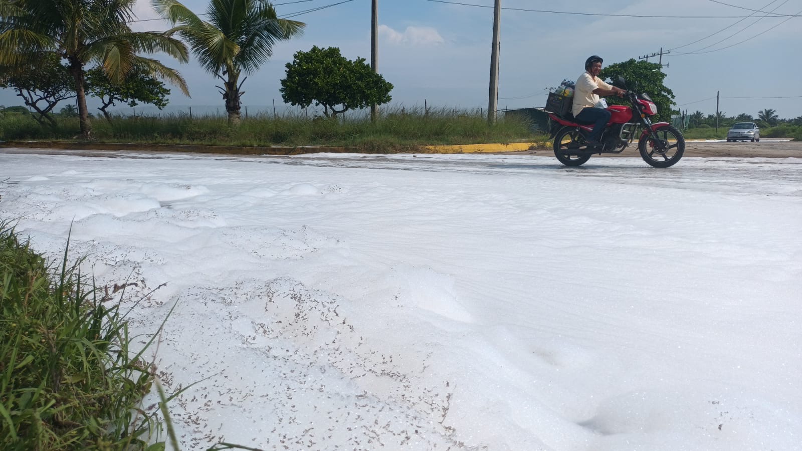 Aparece extraña espuma en Villa Allende y Rabón Grande