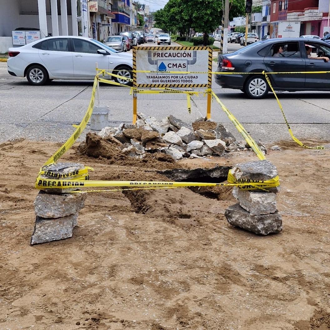Atiende CMAS fugas de drenaje sanitario en colonia Vistalmar