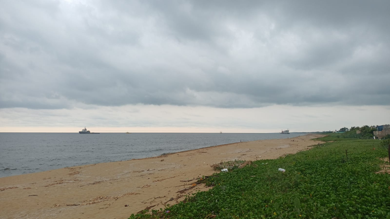 Sacan a flote barcaza Tog Mor