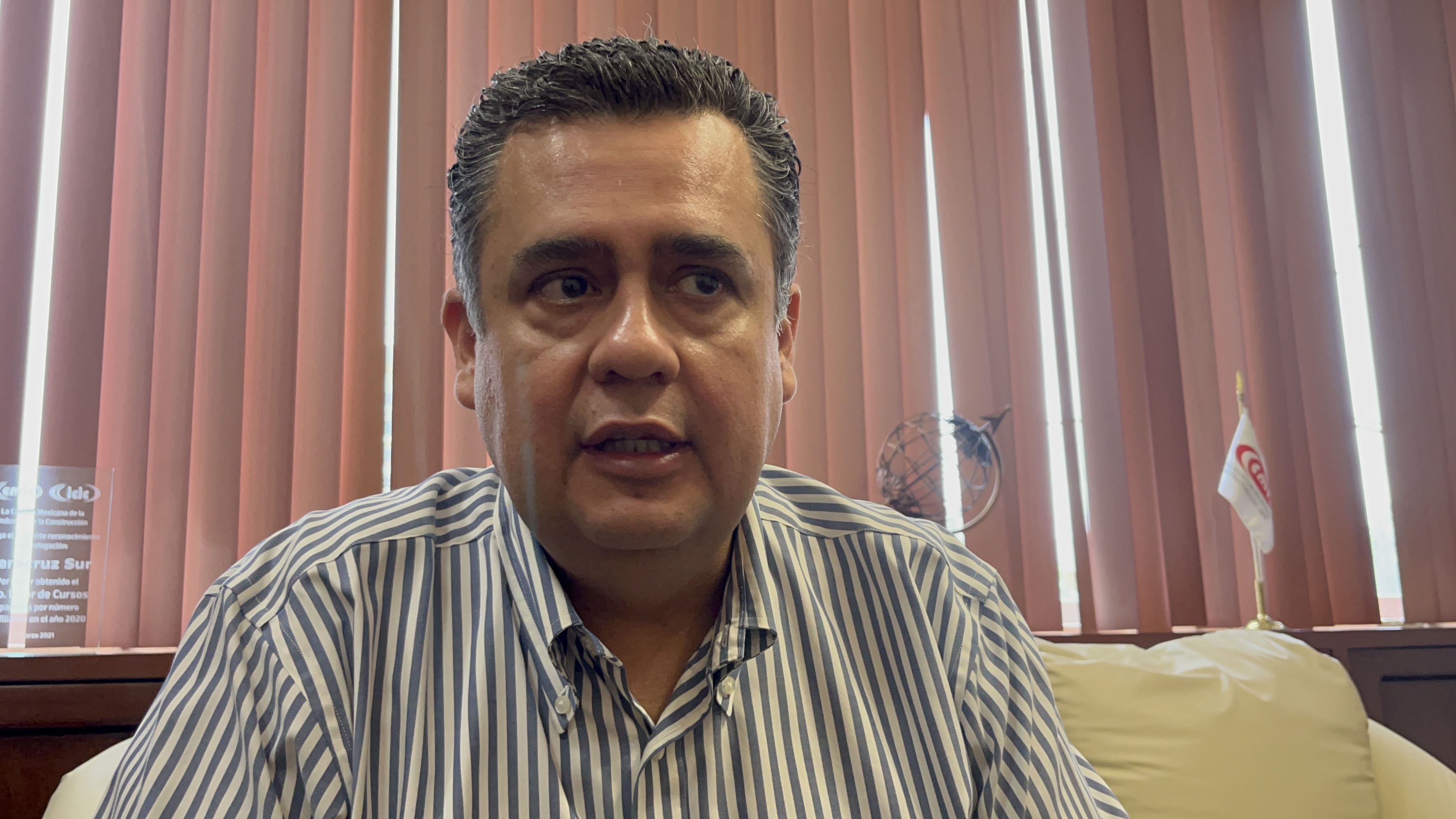 Constructores de Coatzacoalcos, sobreviven a la Cuesta de enero